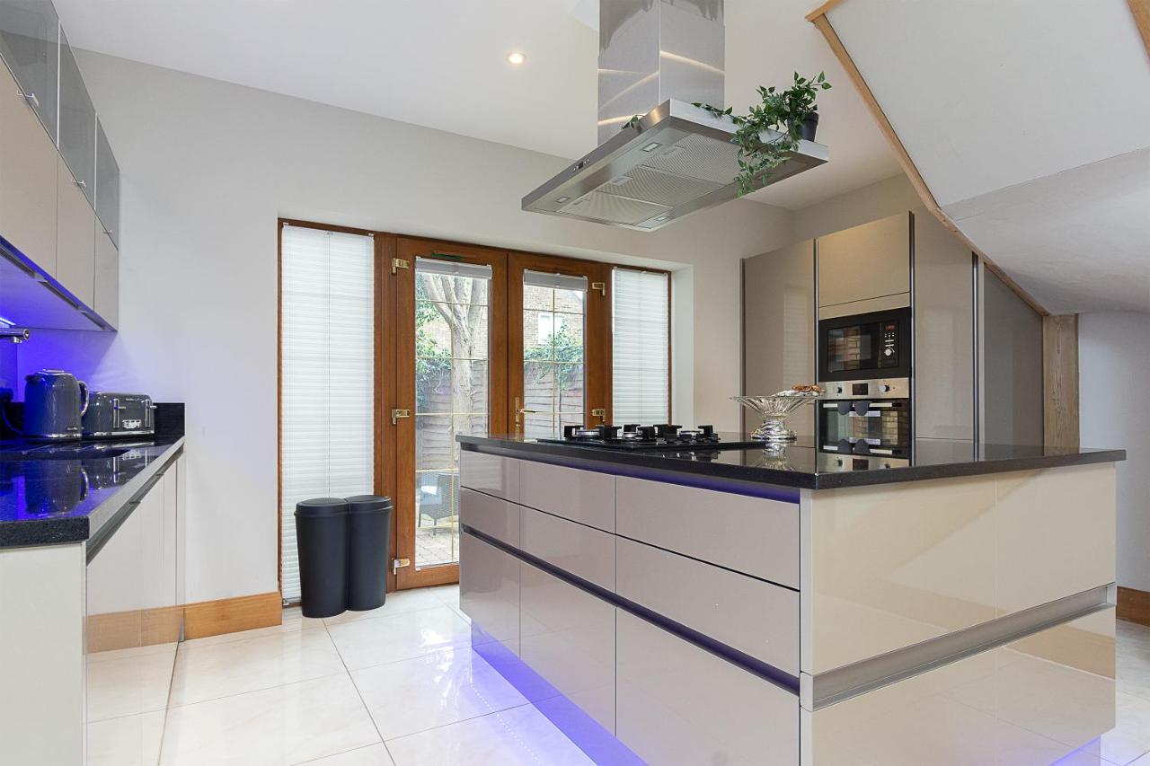 Boutique Green Acre Views Slough Extérieur photo