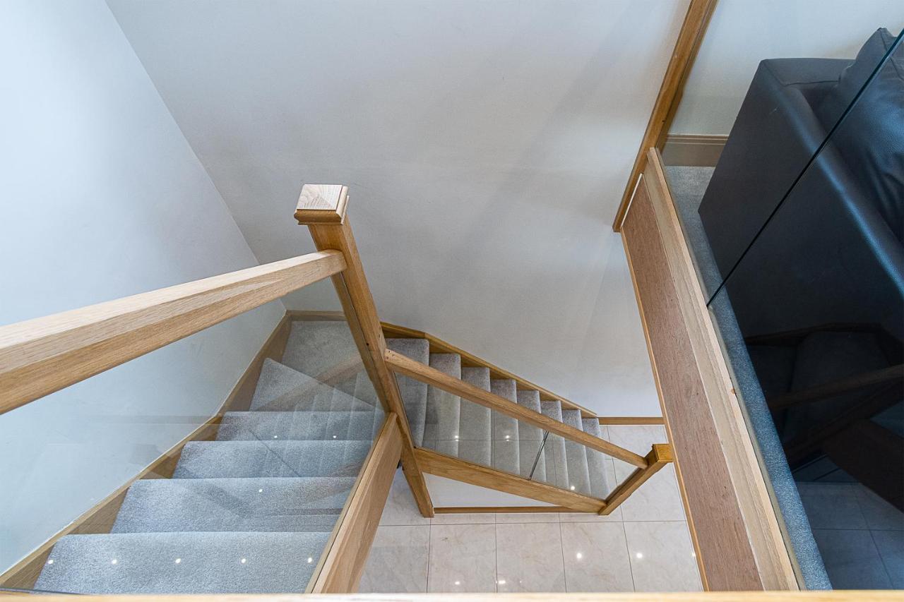 Boutique Green Acre Views Slough Extérieur photo