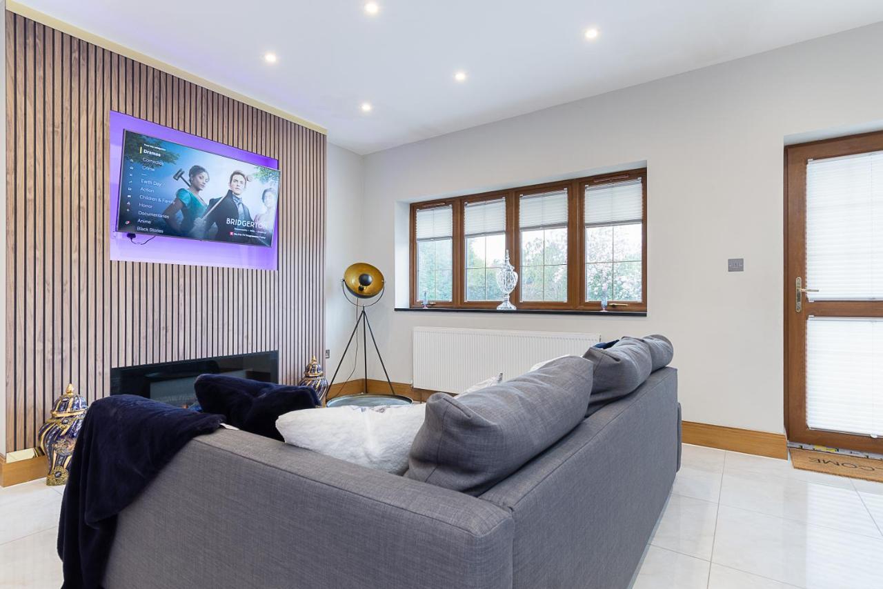 Boutique Green Acre Views Slough Extérieur photo