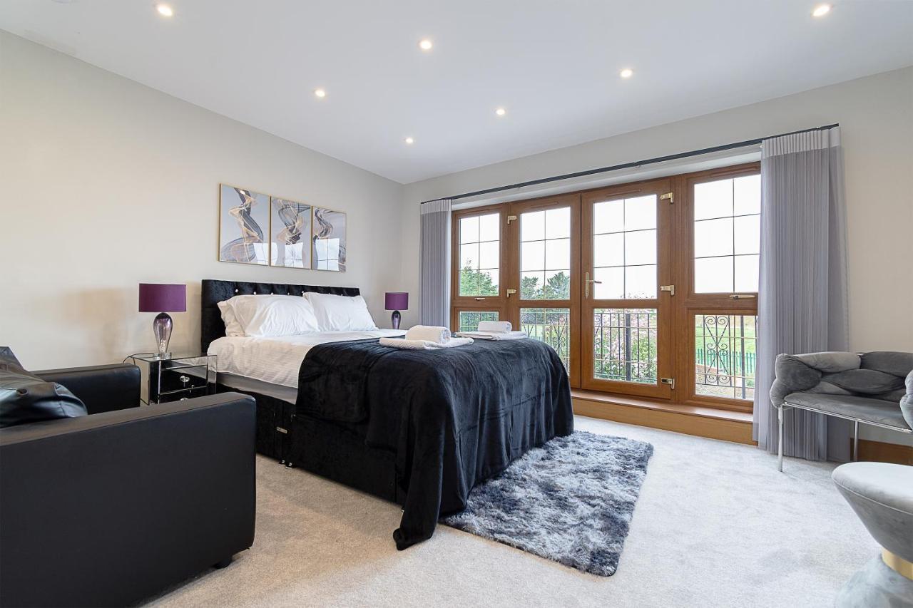 Boutique Green Acre Views Slough Extérieur photo
